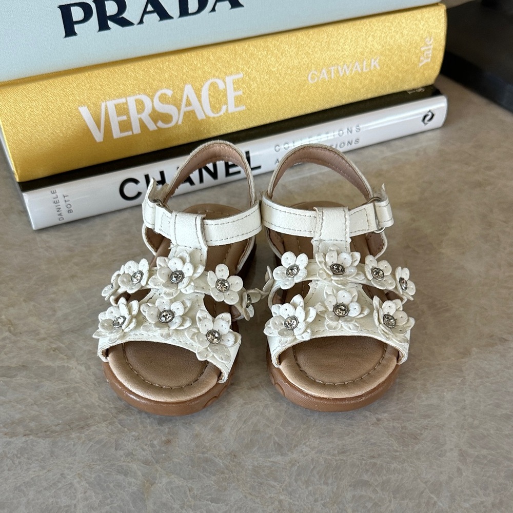 White Floral Toddler Sandals with Sparkle Accents